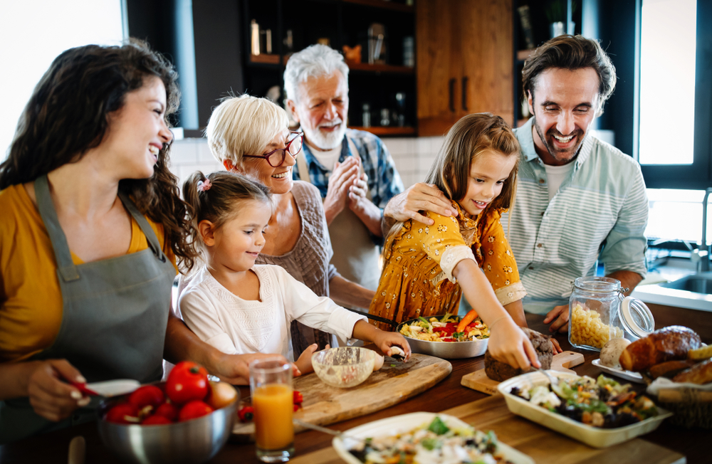 Empty nesters in the kitchen©NDAB Creativity