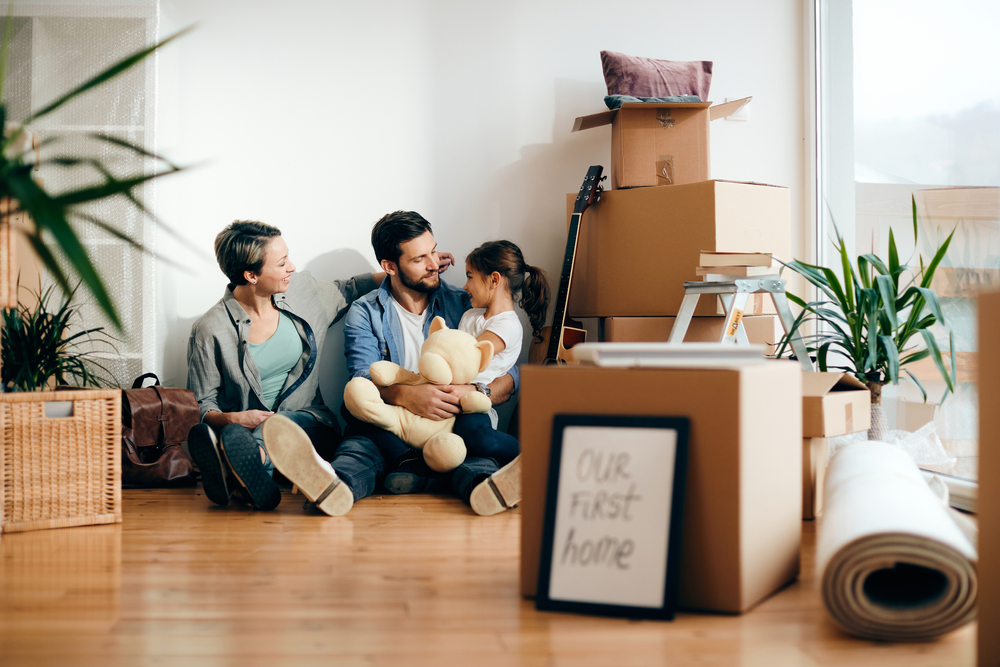 Family Moving Into Home ©Drazen Zigic