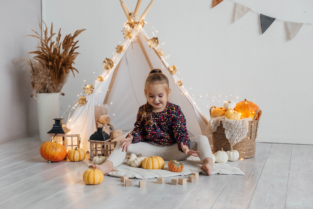 Holiday Decor in Kids Rooms ©Natalya Mok